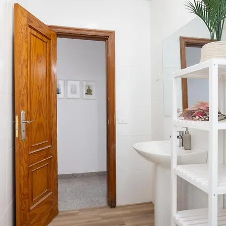 Eden 102 Surfy Stylish Bed&coffee Balcony